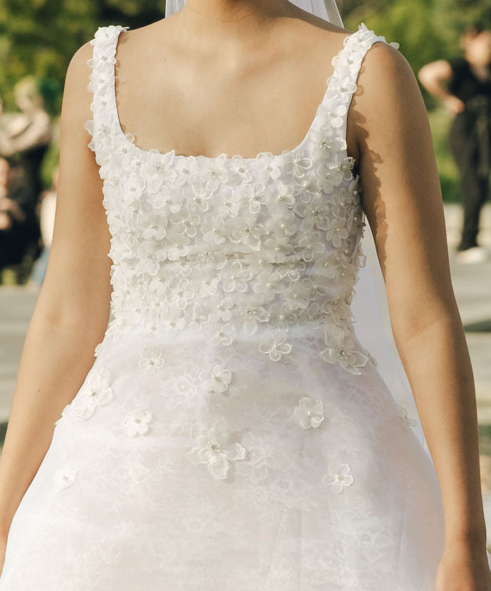 Elegant A-line wedding gown