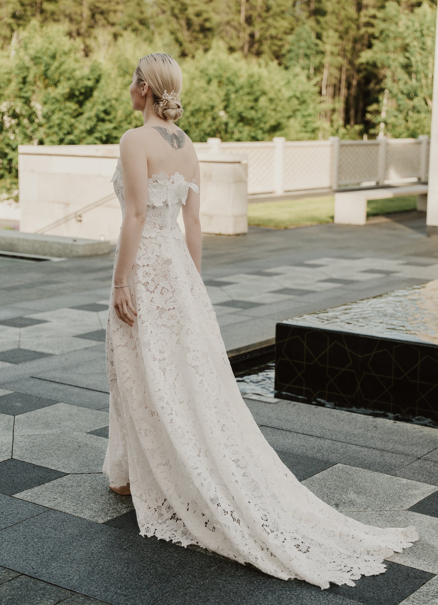 CHIC GUIPURE LACE WEDDING DRESS