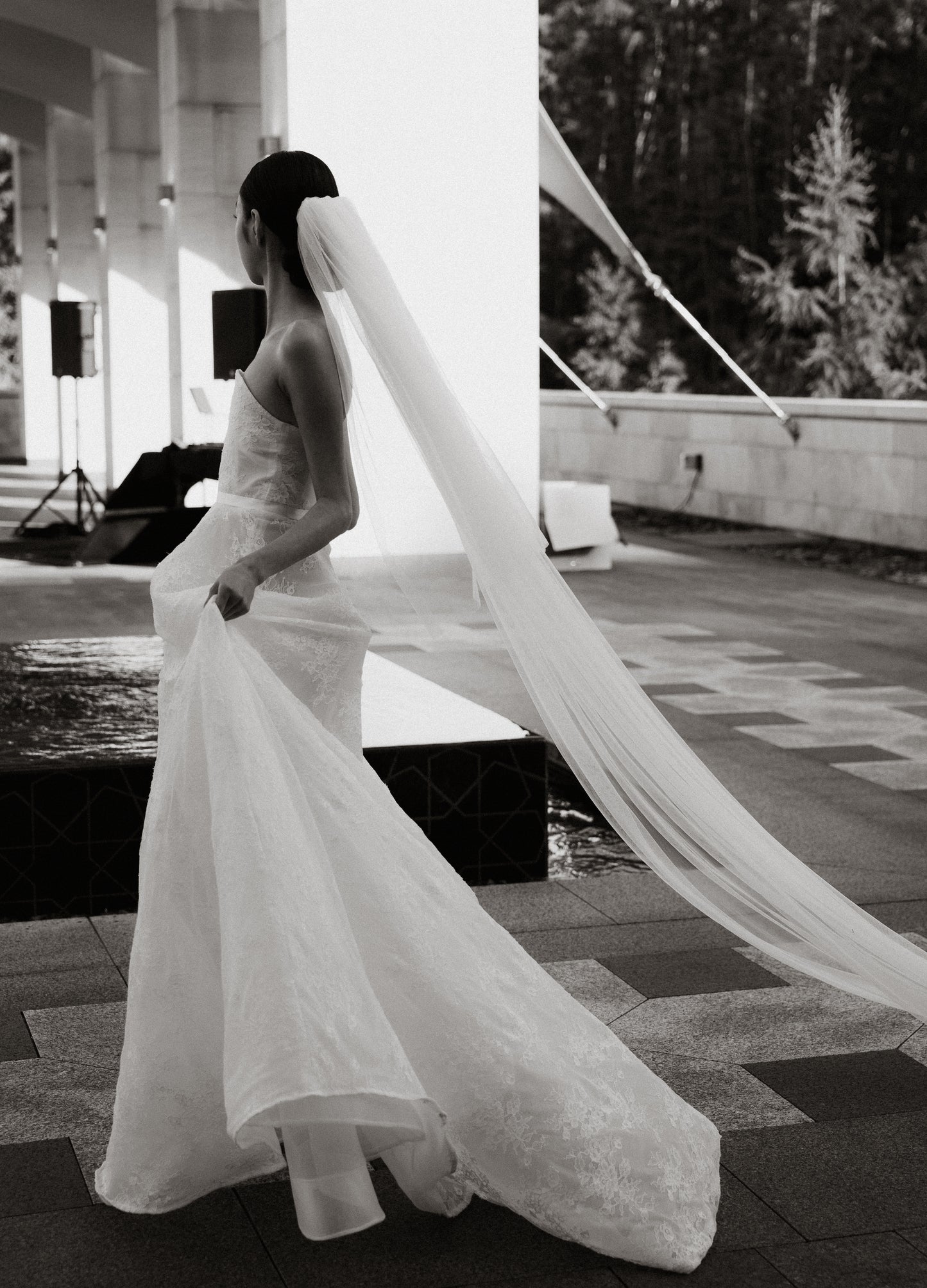 Made-to-measure Chantilly lace ball gown
